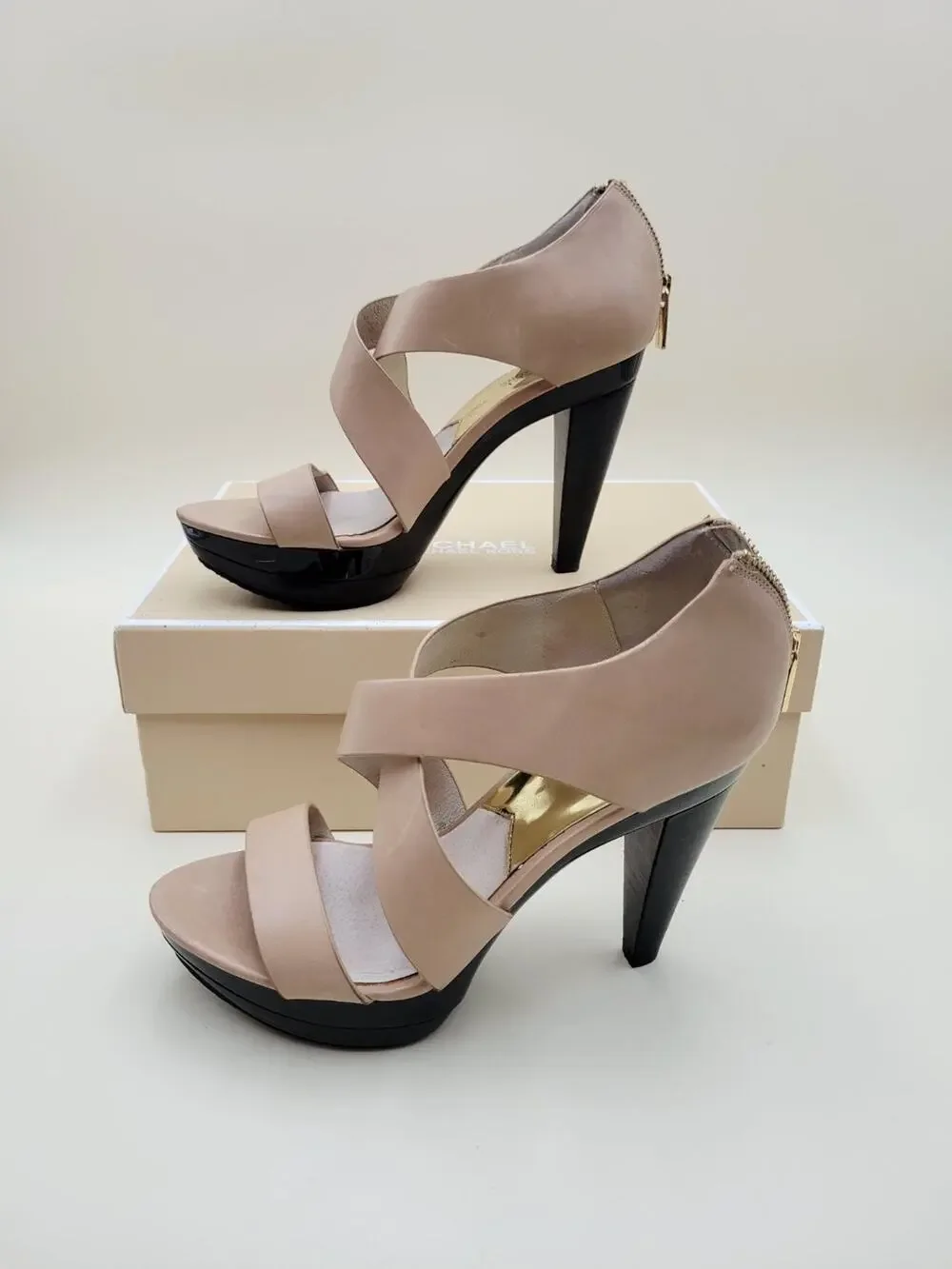 Michael Kors Elena Women's Sandals 7.5M Nude Original Box Included Leather